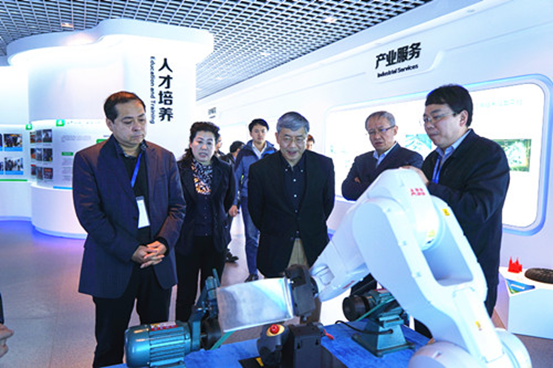 NSFC重大研究計(jì)劃“共融機(jī)器人基礎(chǔ)理論與關(guān)鍵技術(shù)”立項(xiàng)研討會(huì)圓滿召開(kāi)